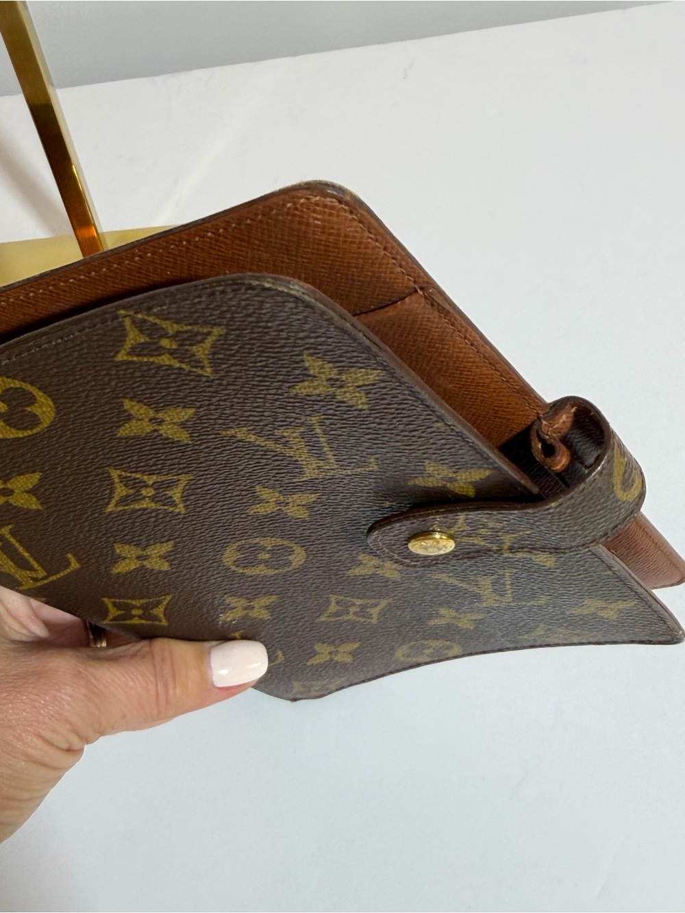 Louis Vuitton Monogram Medium Agenda - Picture 3 of 10